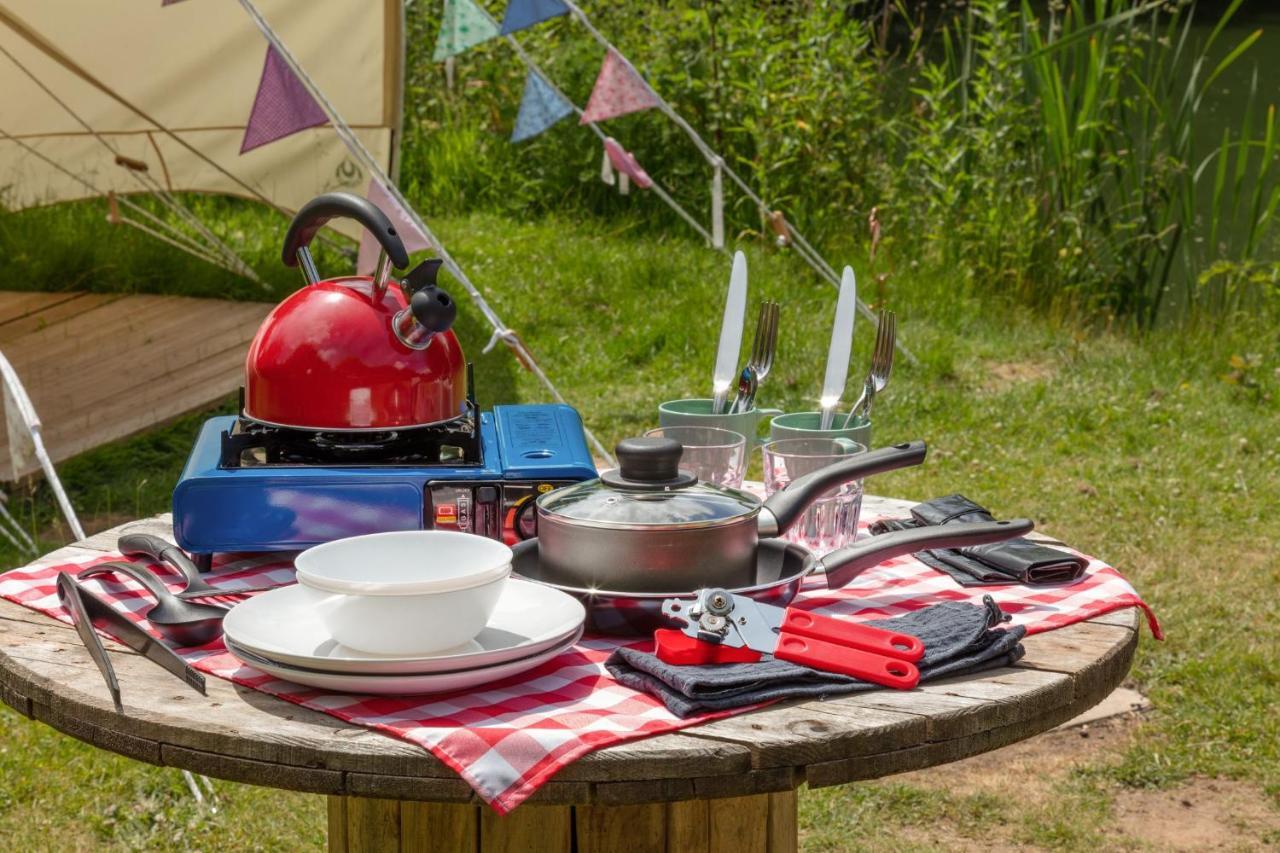 Lloyds Meadow Glamping Hotel Chester Exterior foto